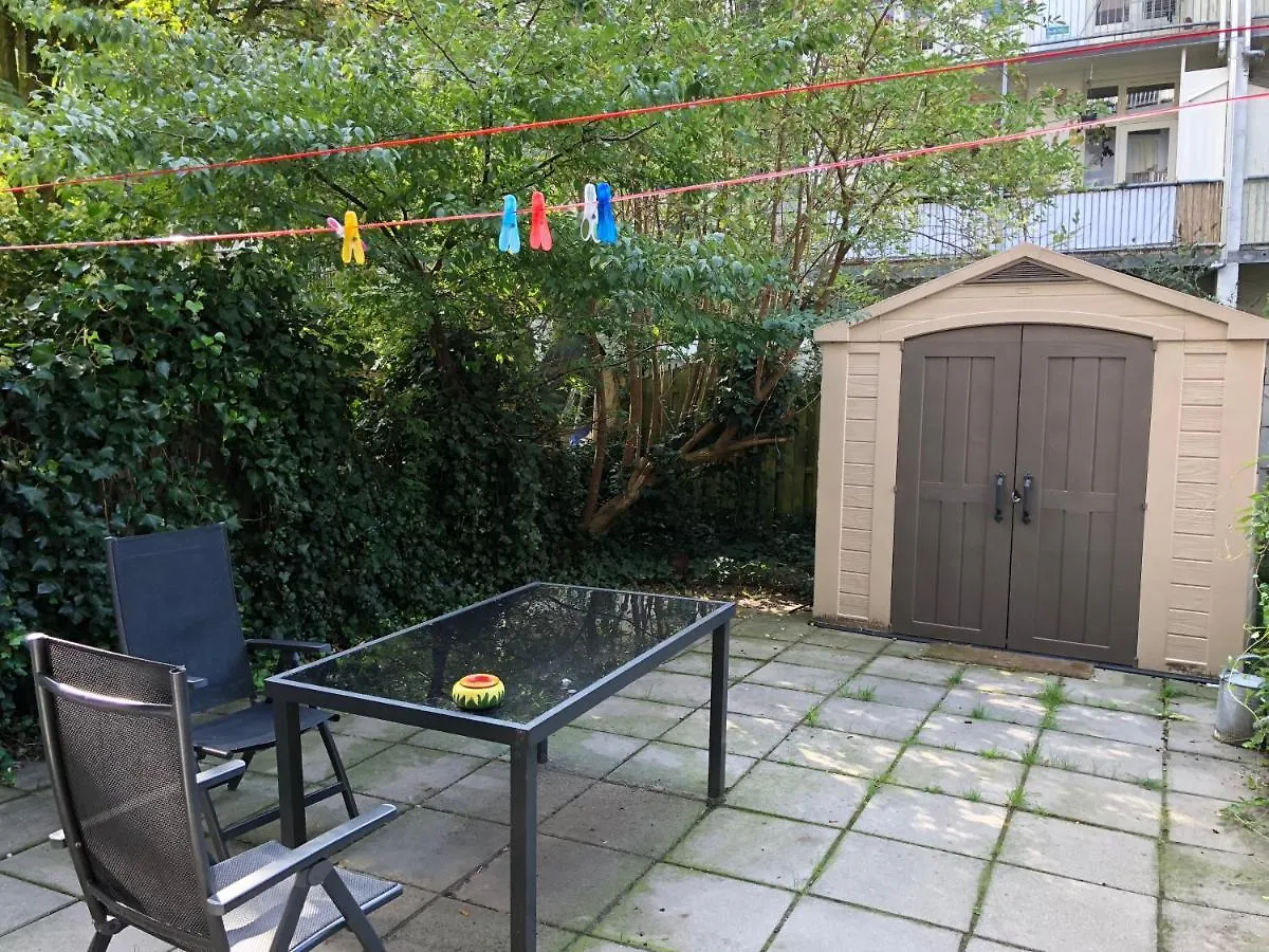 Apartment House With Garden, 10 Min From City Centre Amsterdam
